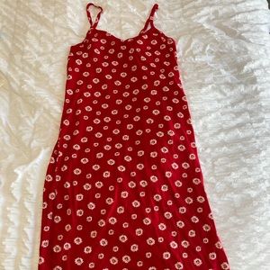 Red daisy print midi dress with slit